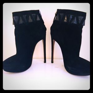 Alaia Paris leather/ snake skin ankle boots sz 6